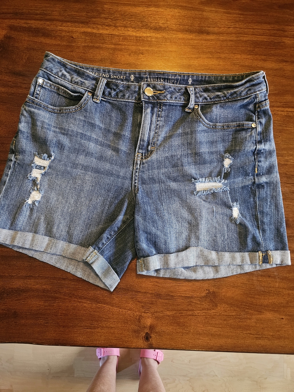 Jennifer Lopez JLO Boyfriend Denim Shorts Size 8 Blue Jean.